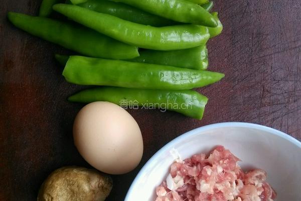 杭椒酿肉的做法图解1