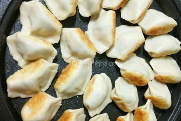 冰花菠菜鸡蛋煎饺的做法图解14