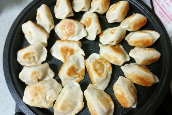 冰花菠菜鸡蛋煎饺的做法图解15