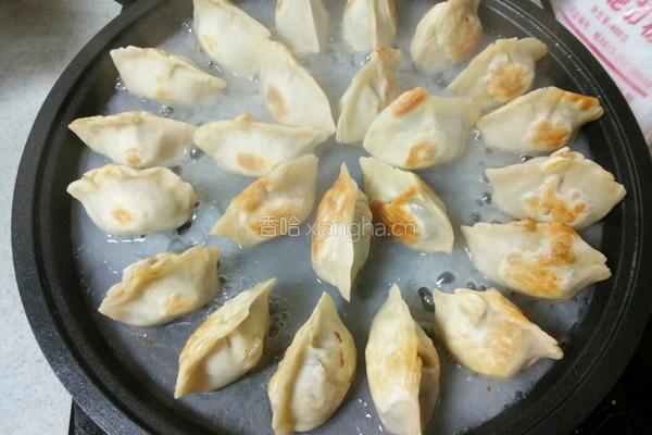 冰花菠菜鸡蛋煎饺的做法图解17
