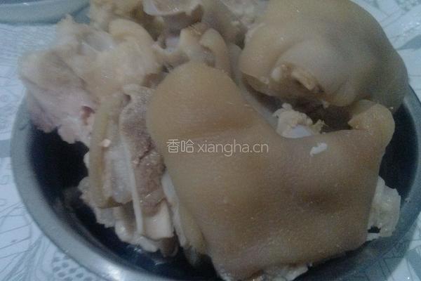 香辣猪蹄的做法图解2