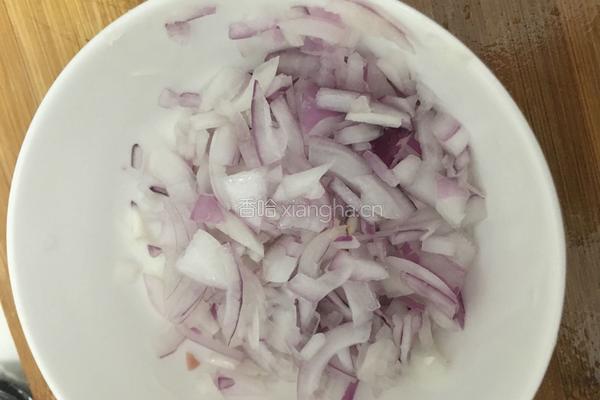 芹菜扇贝配碎培根的做法图解3
