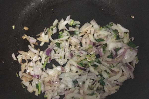 芹菜扇贝配碎培根的做法图解8