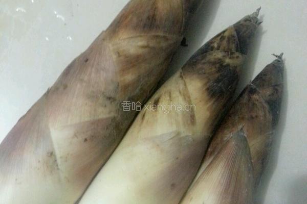 咸肉炒竹笋的做法图解1