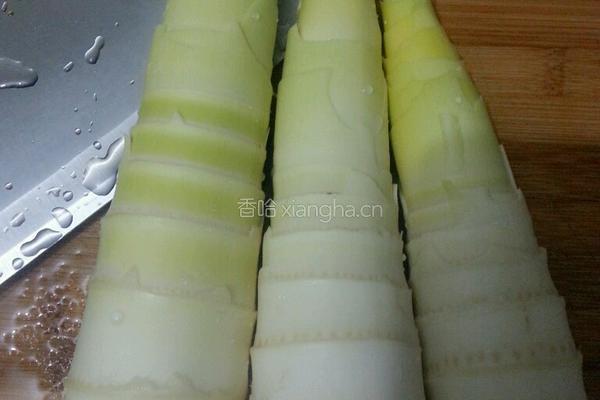 咸肉炒竹笋的做法图解2