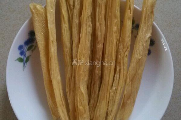 腐竹红枣甜汤的做法图解1