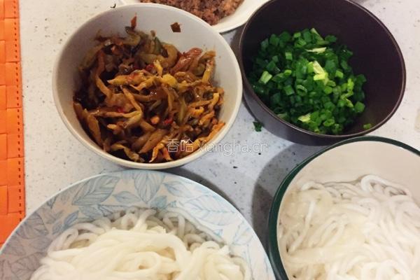 圆圆酸辣粉的做法图解2