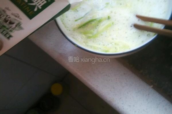 西葫芦薄饼的做法图解2