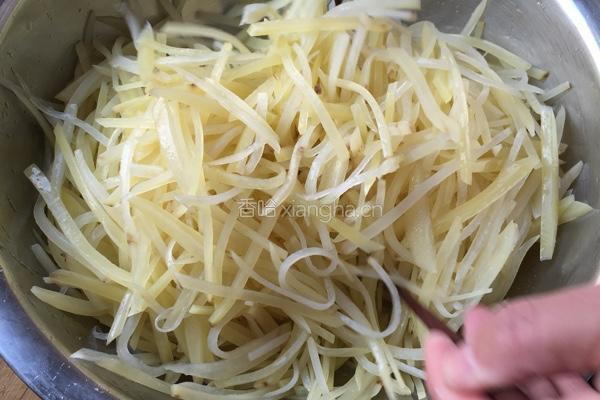 凉拌麻辣土豆丝的做法图解9