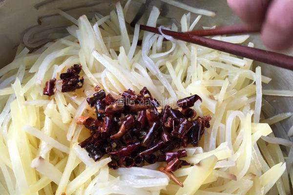 凉拌麻辣土豆丝的做法图解10
