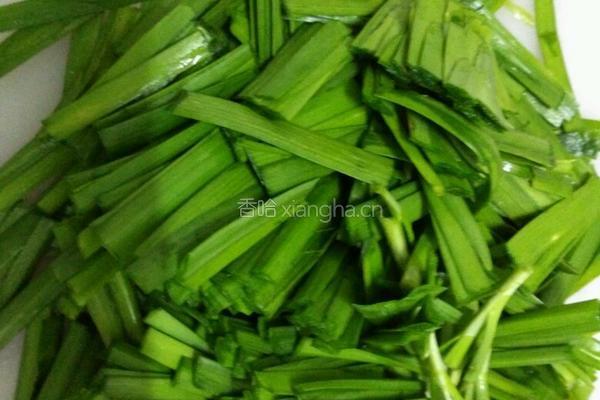 韭菜肉沫炒面的做法图解1