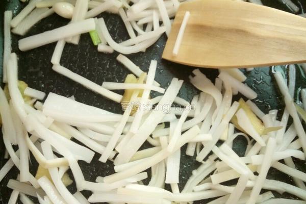 酸笋鱼块的做法图解4