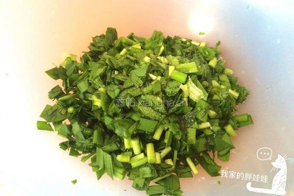 韭菜拉丝饼的做法图解3