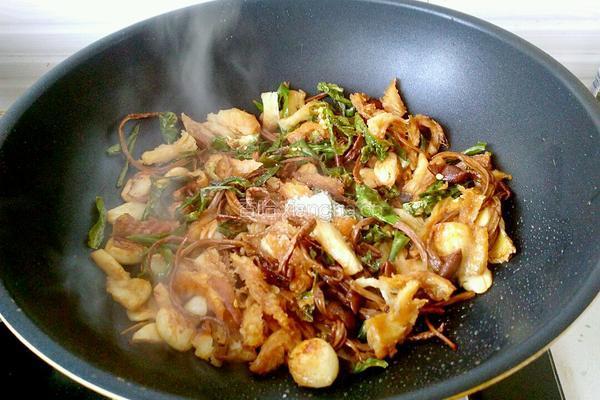 茶树菇炒杂太的做法图解10