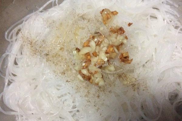 蒜蓉粉丝蒸扇贝的做法图解7
