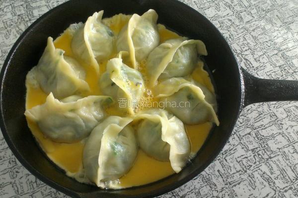 煎饺抱蛋的做法图解9