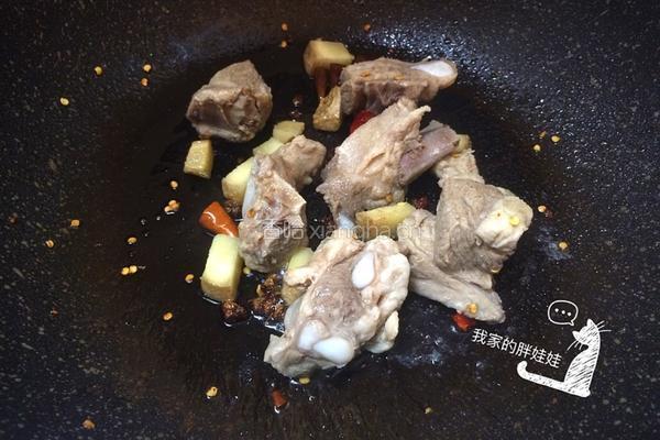 萝卜炖排骨的做法图解3
