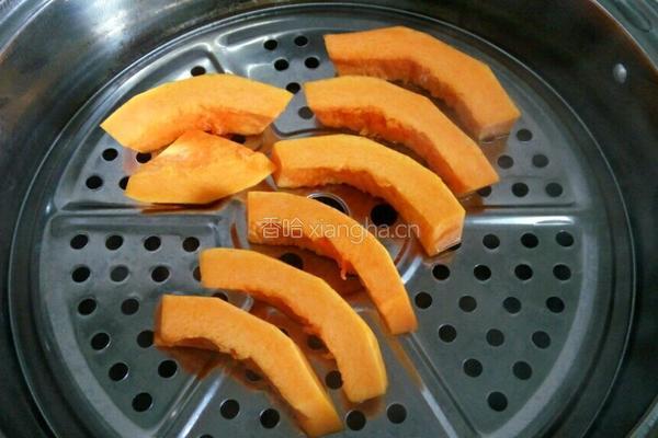 给妈妈做的葵花蒸饺。的做法图解2