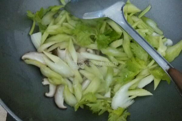 芹菜炒肉的做法图解9