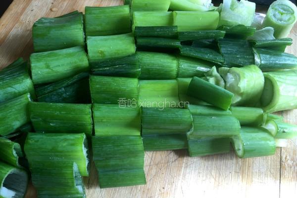 炒虾酱的做法图解1