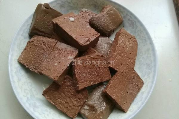 青菜烩鸭血的做法图解1