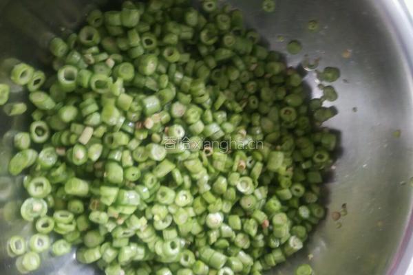 自制酸豆角的做法图解2