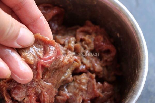 洋葱蚝油牛肉的做法图解2