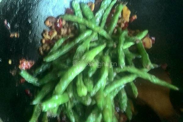 干煸豆角的做法图解7