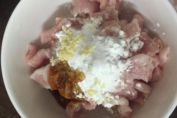 香菇炒肉的做法图解5
