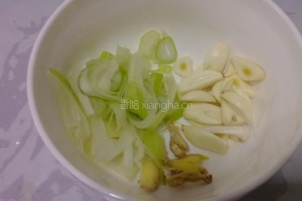 西红柿炖牛腩的做法图解1