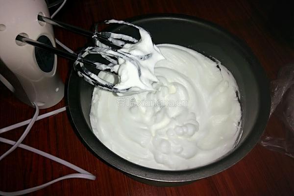 戚风蛋糕的做法图解5