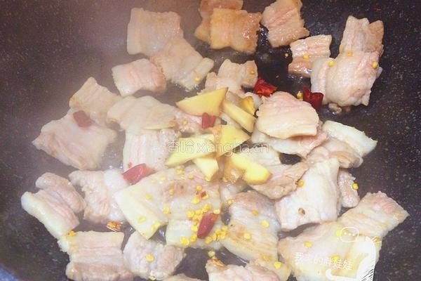 酸菜炖五花肉粉条的做法图解2