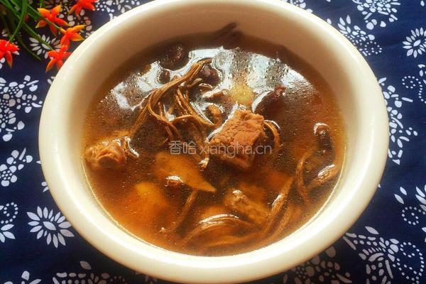 茶树菇排骨汤