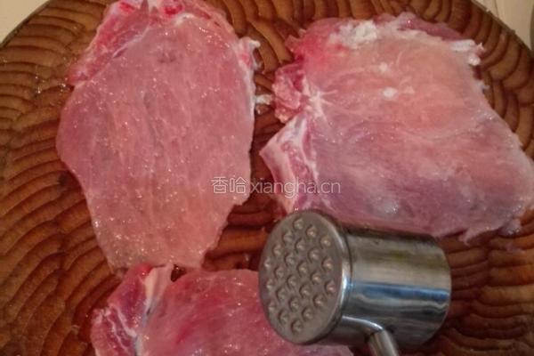 冰糖炖大排的做法图解1