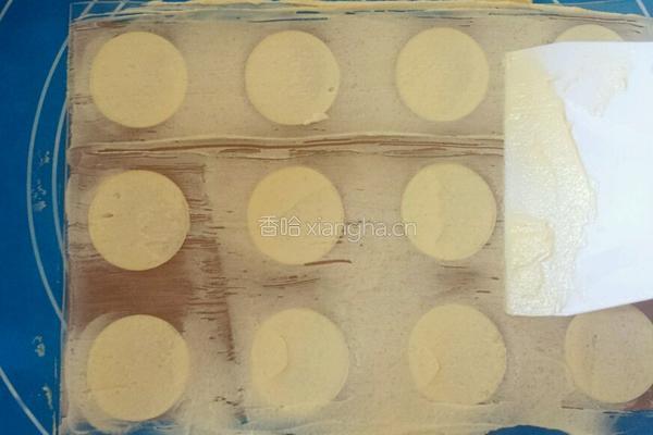 迷你巧克力奶油蛋卷甜筒的做法图解8