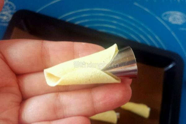 迷你巧克力奶油蛋卷甜筒的做法图解10