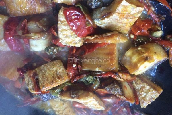 农家干椒烧腊鱼的做法图解7