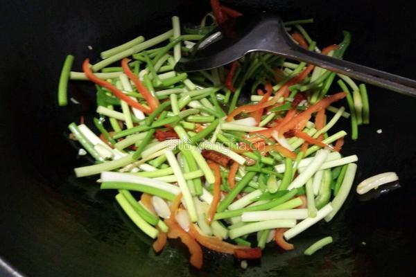 蒜苔肉丝的做法图解7