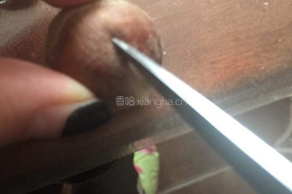 糖炒栗子的做法图解1