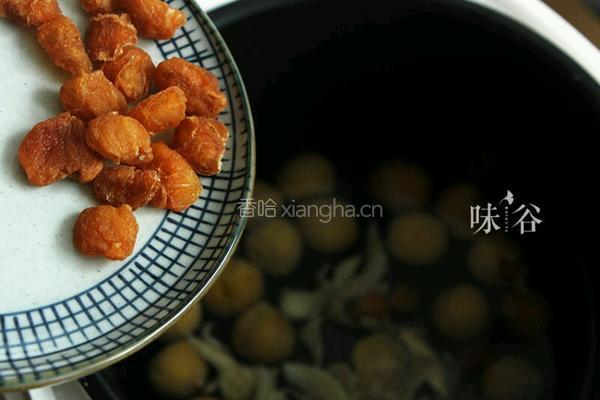 元肉百合栗子糖水的做法图解4
