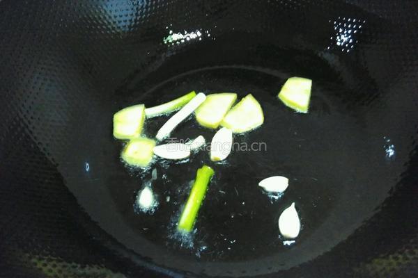 红烧鯧鳊鱼的做法图解2