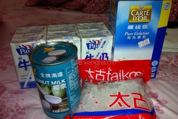 牛奶椰汁糕的做法图解1
