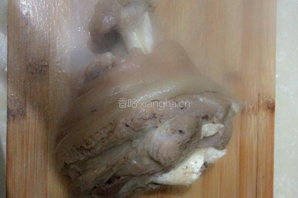 卤蹄髈的做法图解5