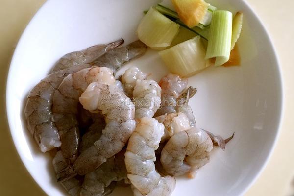 鲜虾馄饨的做法图解1