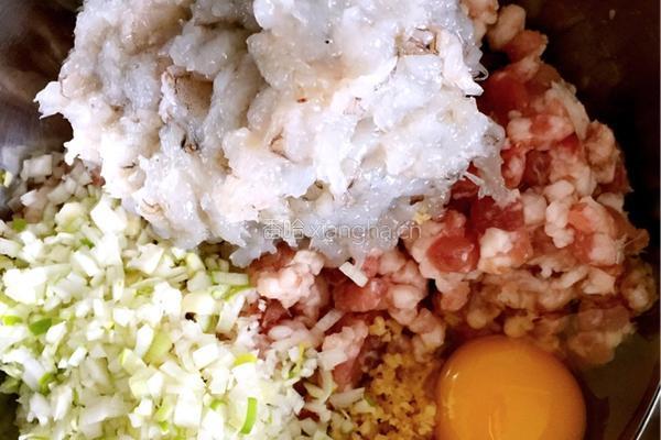 鲜虾馄饨的做法图解3