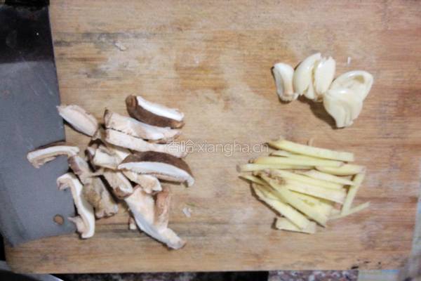 家常烧鸡腿的做法图解1