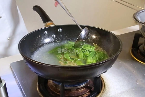 荷兰豆炒腊味的做法图解6