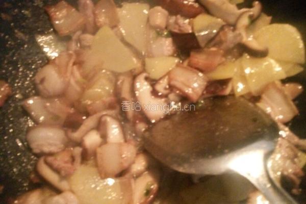 五花肉炒土豆片的做法图解5