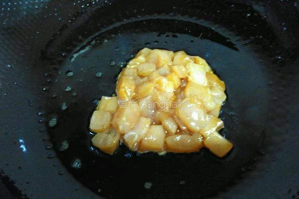 彩蔬炒鸡丁的做法图解4