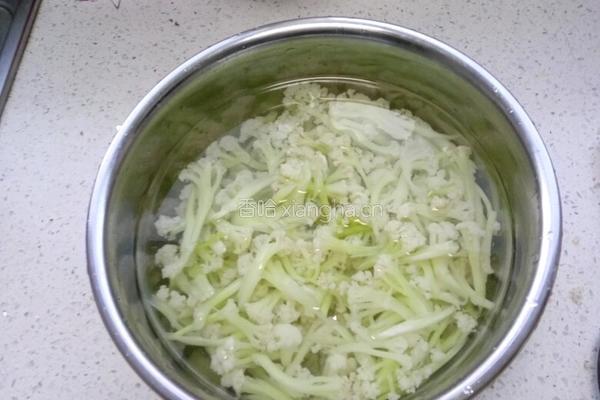 炝拌有机菜花的做法图解3